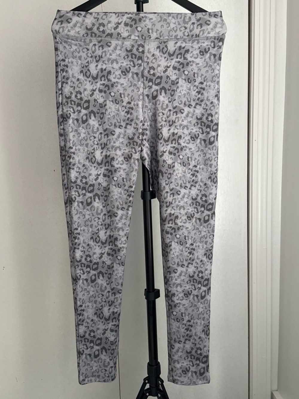Women’s Gray Leopard Print Leggings - Stretchy Comfort